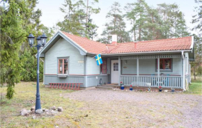 Nice home in Mönsterås w/ WiFi and 3 Bedrooms